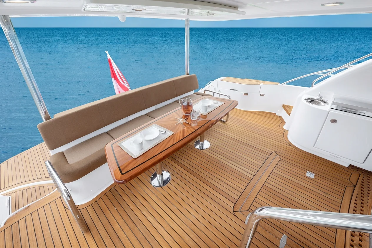 Fraisage de précision du teck - Maritime Wood Products