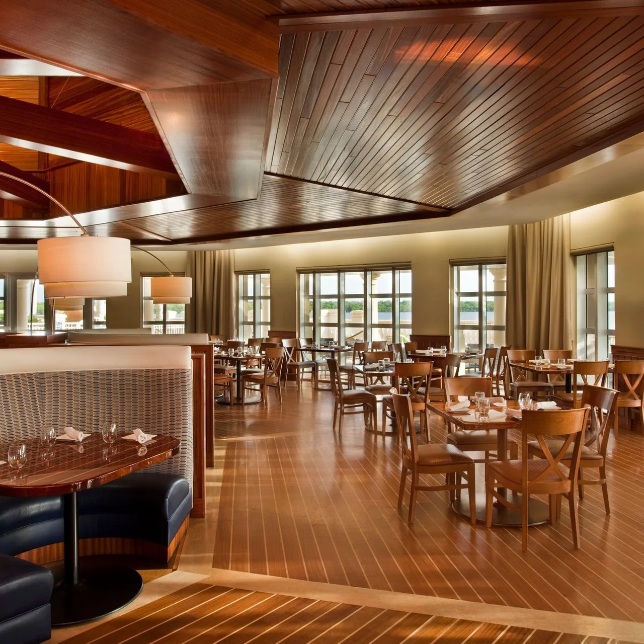 Intérieur côtier commercial - Maritime Wood Products