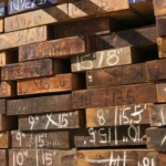 Stock de bois de teck marqué Maritime Wood Products